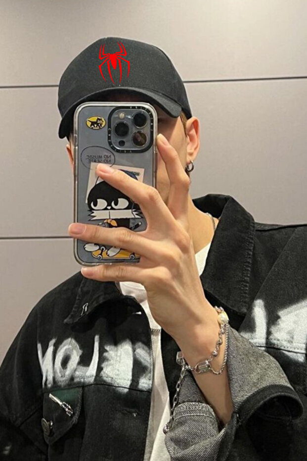 قبعة العنكبوت السوداء - 1