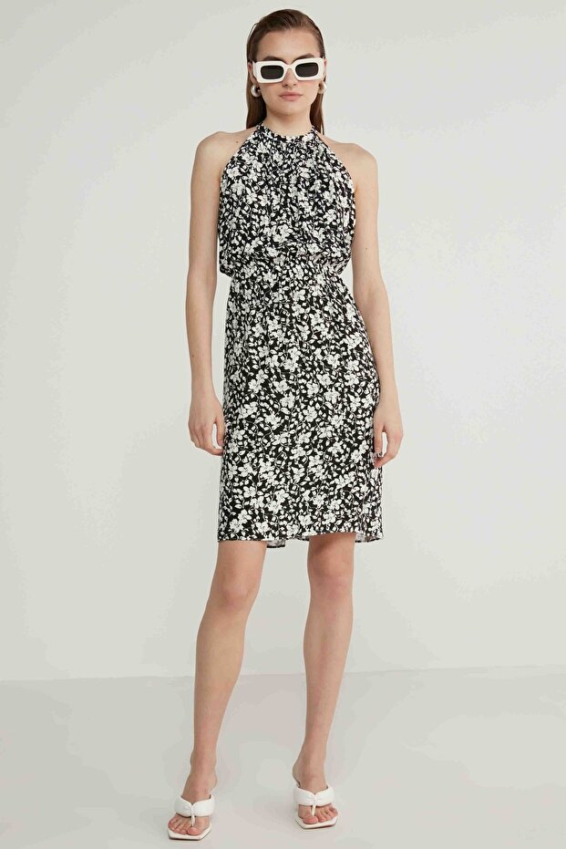 Viskózové šaty s ohlávkou s výstřihem a květinovým vzorem - 1