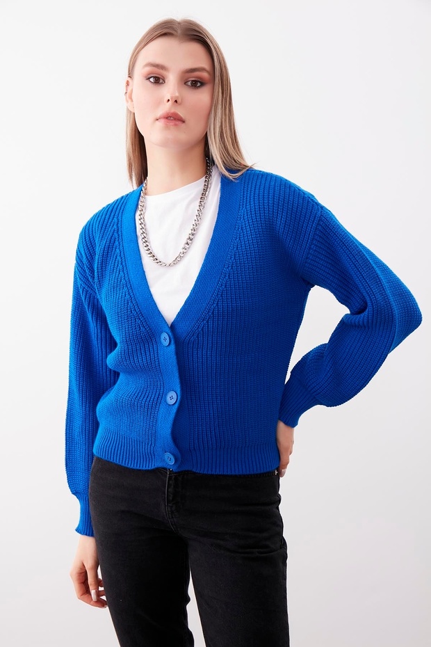 Strickjacke mit drei Knöpfen - 1