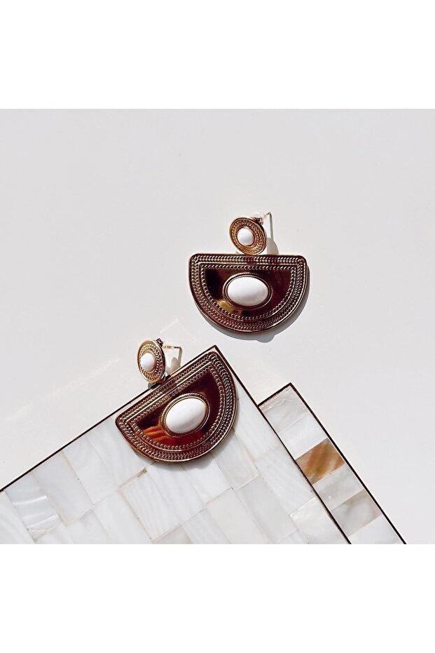 Vesta cream earrings