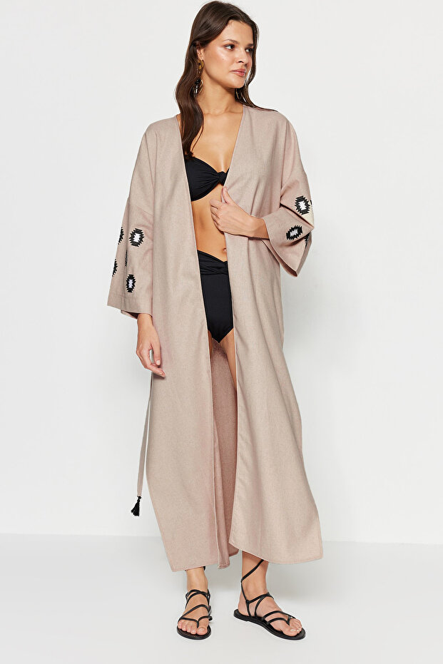 Bej Kuşaklı Dokuma Nakışlı Maxi Plaj Kimono&Kaftan TBESS21KM0175 - 1