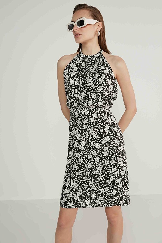 Viskózové šaty s ohlávkou s výstřihem a květinovým vzorem - 2