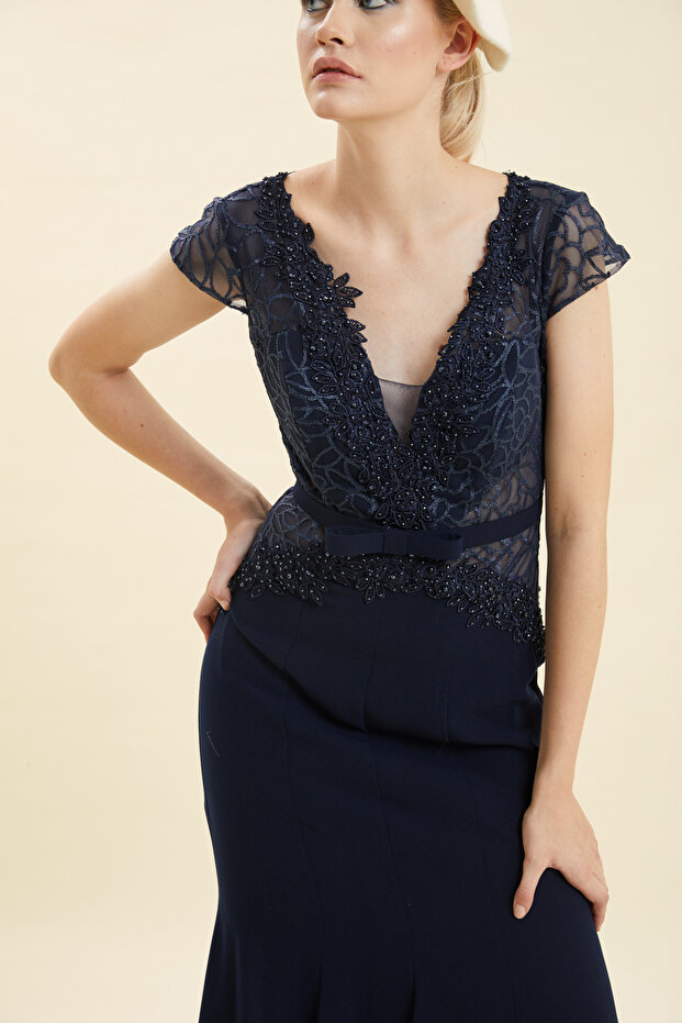 V Yaka Dekolteli  İşlemeli Uzun  Elbise - 3