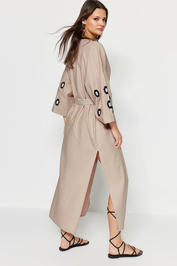 Bej Kuşaklı Dokuma Nakışlı Maxi Plaj Kimono&Kaftan TBESS21KM0175 - 4