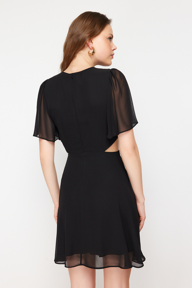 Siyah Eteği Belden Açılan Cut Out/Pencere Detaylı Mini Dokuma Elbise TWOSS24EL00696 - 6