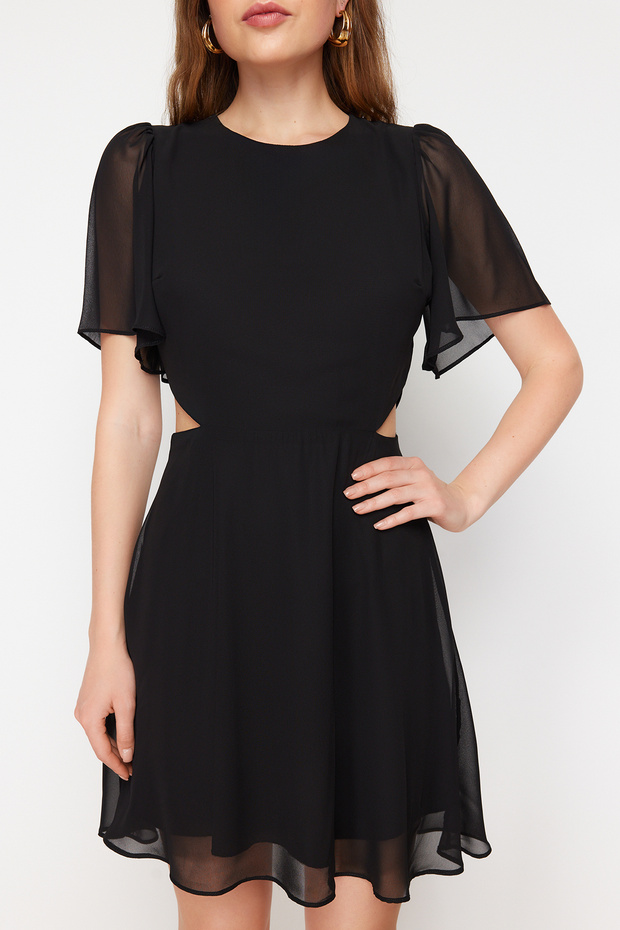 Siyah Eteği Belden Açılan Cut Out/Pencere Detaylı Mini Dokuma Elbise TWOSS24EL00696 - 4