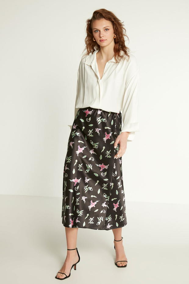 Satinrock mit Blumenmuster und elastischem Bund - 1