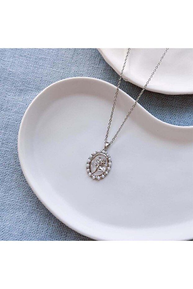 Grey Rosy Necklace