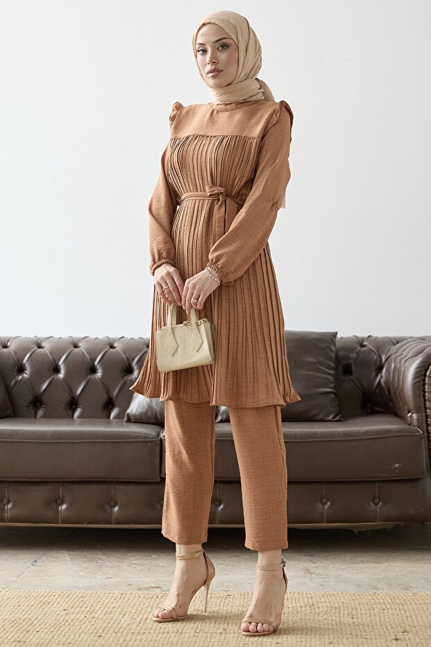 Front Pleated Ruffle Detail Set - Camel