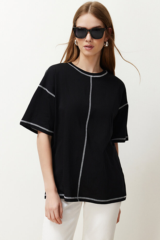 Siyah %100 Pamuk Karkoya Dikiş Detaylı Oversize/Geniş Kesim Örme T-Shirt TWOSS24TS00184 - 5
