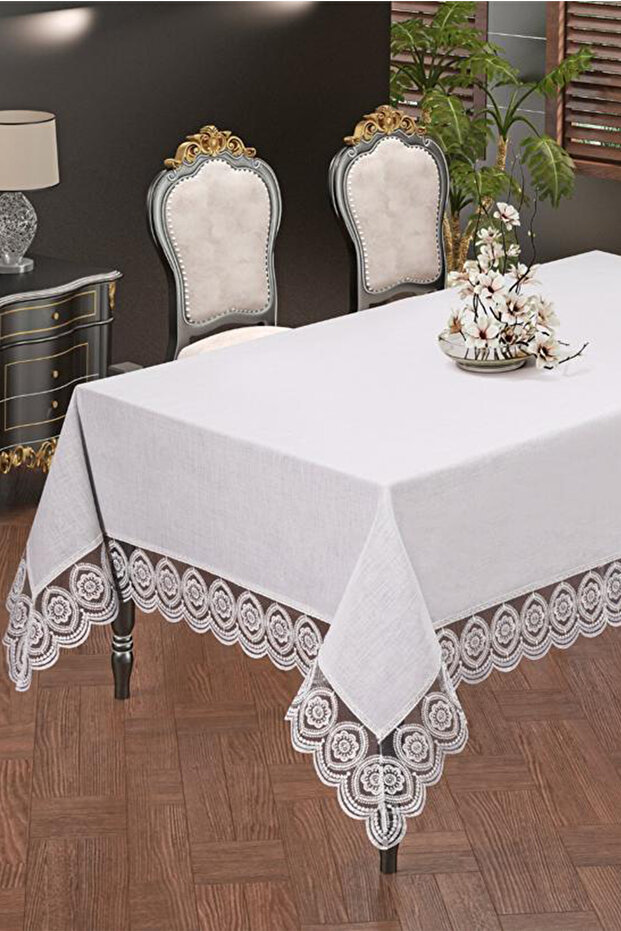 NAZ LINEN FIDERED LUXURY TABLE CLOTH