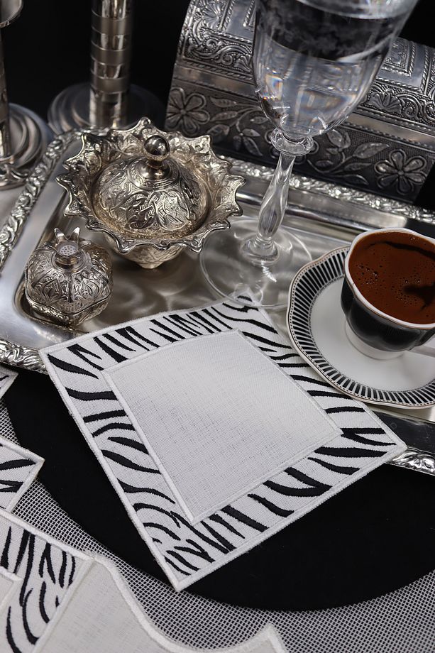 Zebra Desenli Kahve Yanı Sunum Peçetesi(3 adet) - 5