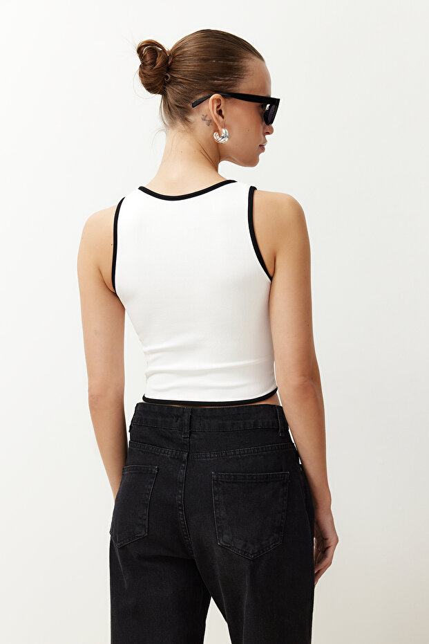 Beyaz Fermuarlı Fitilli Esnek Crop Örme Atlet TWOSS24AL00062 - 6