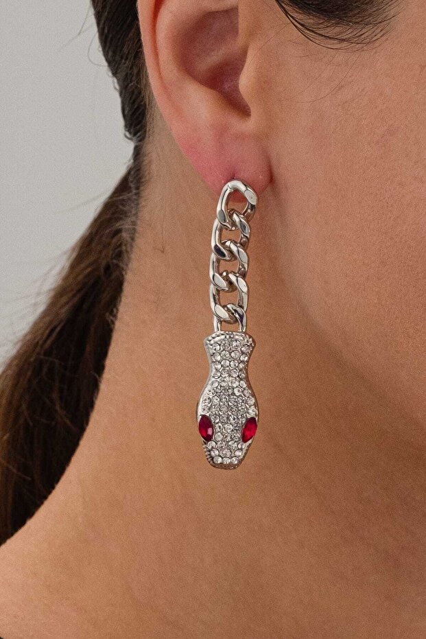 تتدلى الأقراط الأفعى - 3