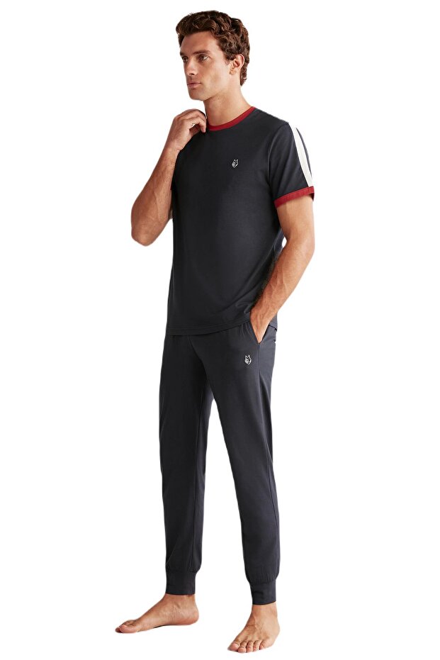 طقم بيجامة رجالي باللون الأزرق الداكن من First Touch - 2