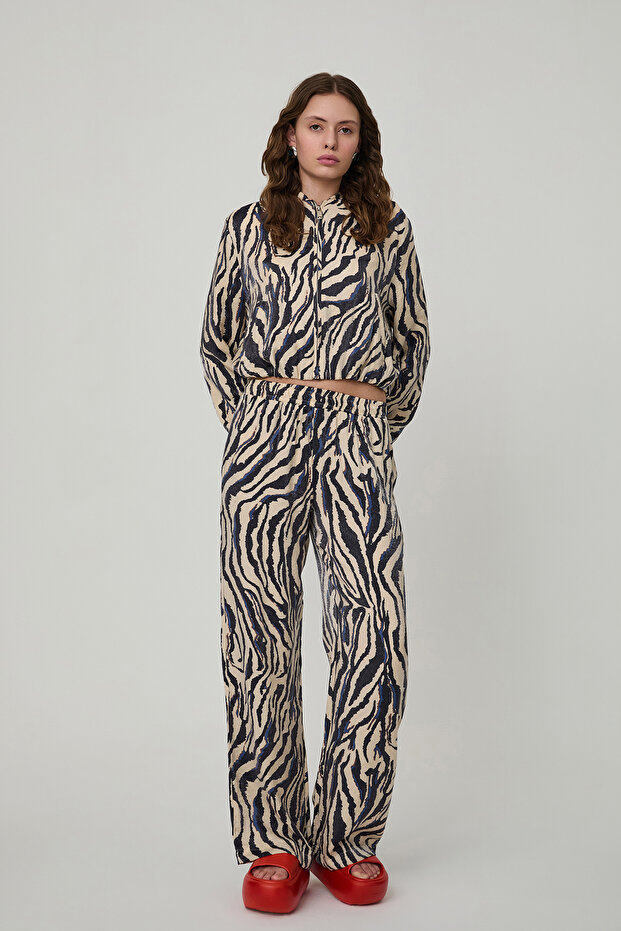 Shiny Patterned Bomber Jacket Beige - 4