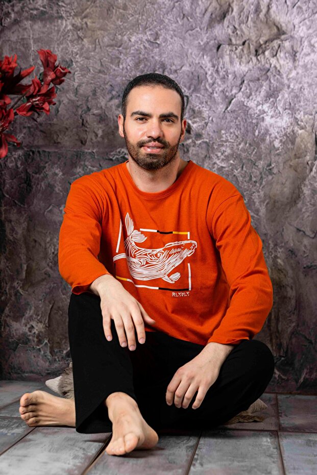 طقم بيجامة مطبوع برقبة دائرية للرجال