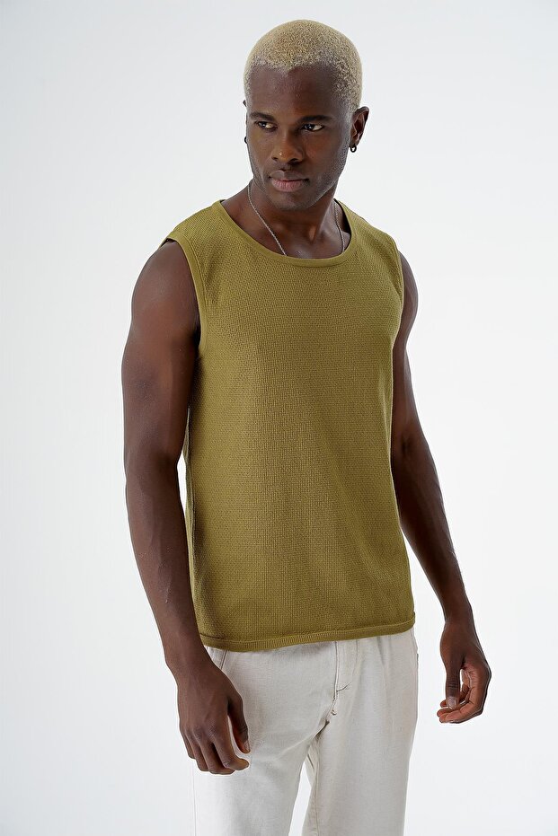 Men's Crew Neck Flexible And Mesh Textured Sleeveless Knitwear Singlet Olive 24S269