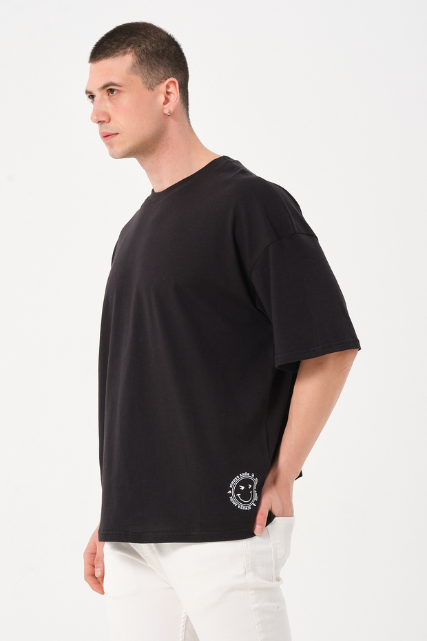 Men's Black Crew Neck Smile Print Detailed Oversize T-shirt