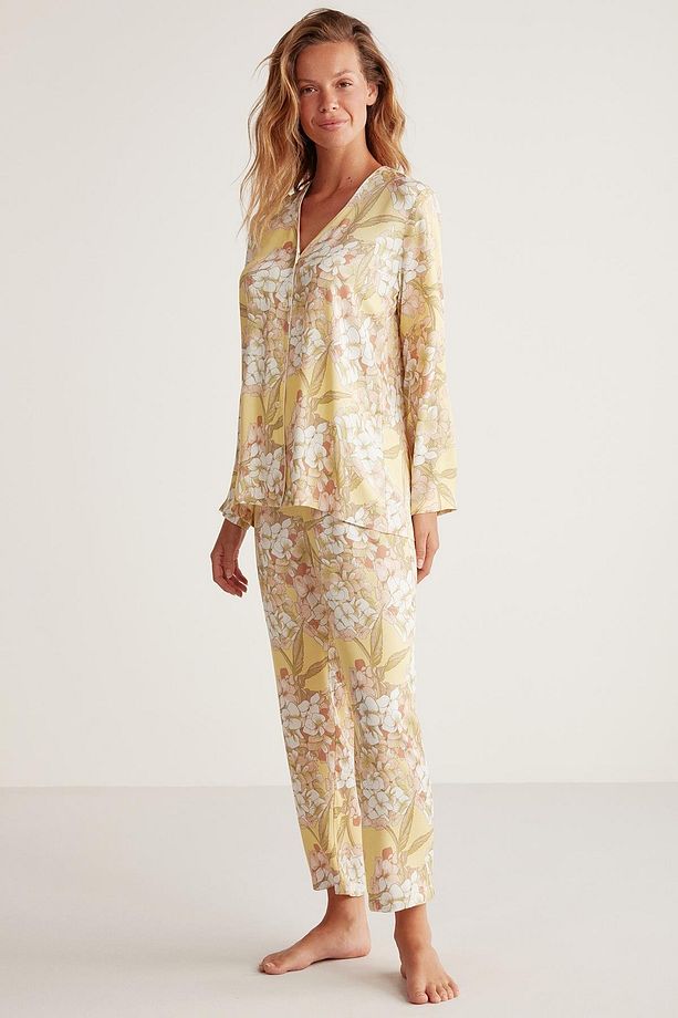 Çiçek desenli pijama takımı - 1
