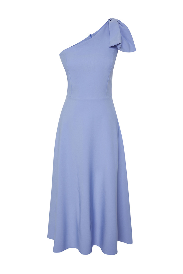 Elegancka suknia wieczorowa w jasnoniebieskim kształcie z kokardką - TPRSS24EL00105 - 5