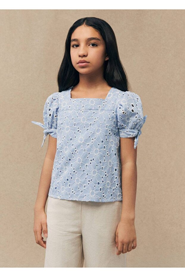 Çiçek işlemeli bluz - 1