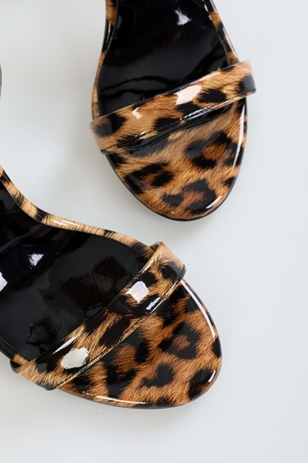 Női Lina Leopard fényes egypántos sarkú cipő - 5