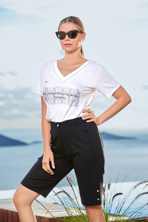 24824 Women's White Capri Suit