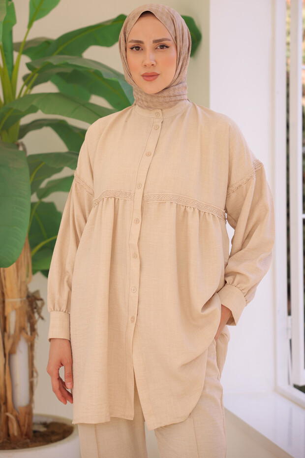 3350 بدلة مزدوجة بأزرار أمامية باللون البيج - 2