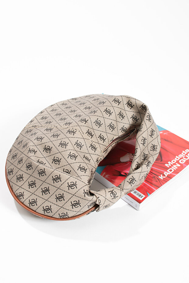 Classical Printed Handbag with Stylish Design - 8