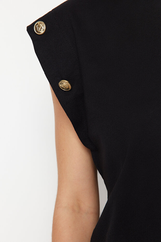 Siyah %100 Pamuk Düğme Detaylı Vatka Görünümlü Basic Bisiklet Yaka Örme T-Shirt TWOSS23TS00016 - 5