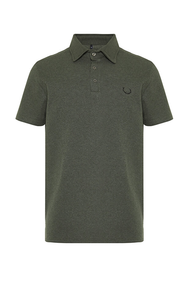 T-shirt z teksturowanym haftem w kolorze khaki z kołnierzykiem – Regularny krój TMNSS24PO00046 - 7