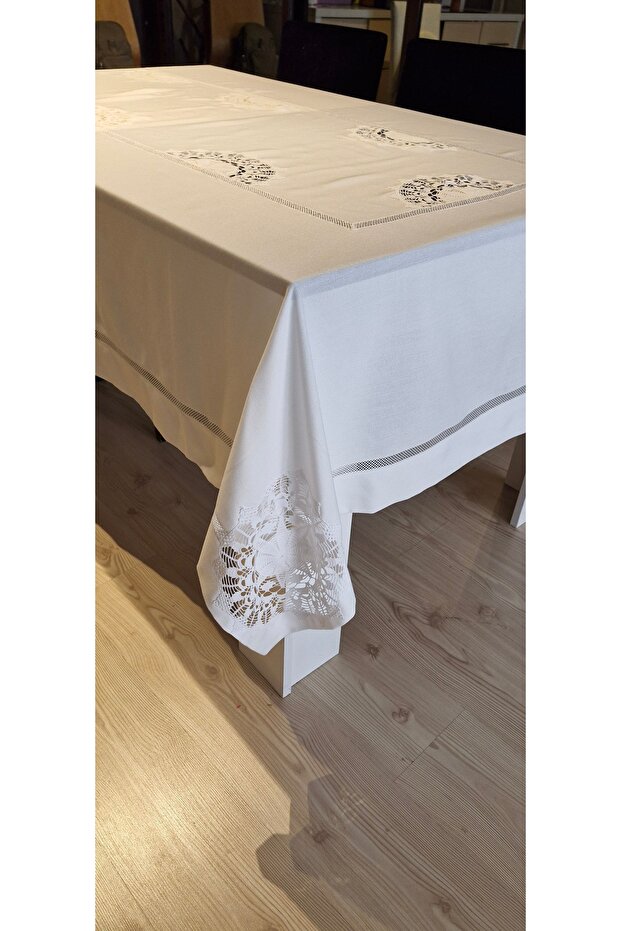 Dantelli Masa Örtüsü - 5