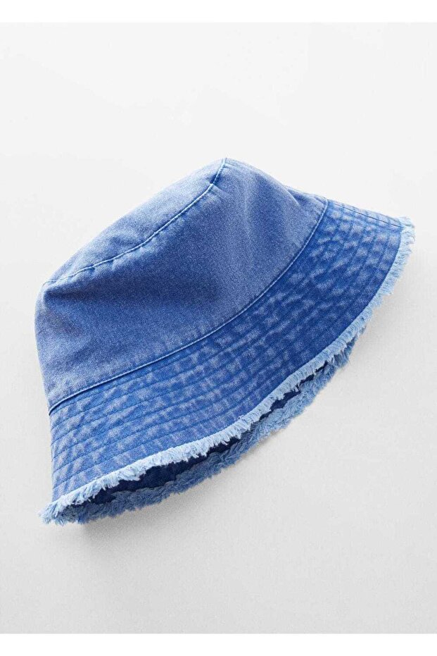 Seamless Bucket Hat on the Edge