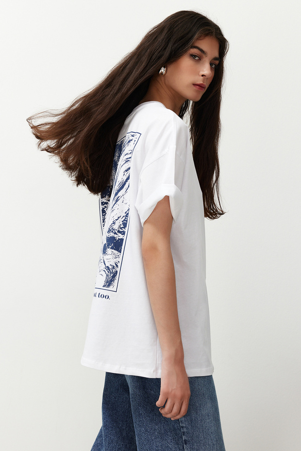 Beyaz %100 Pamuk Sırt ve Ön Baskılı Oversize/Rahat Kesim Örme T-Shirt TWOSS24TS00234 - 2
