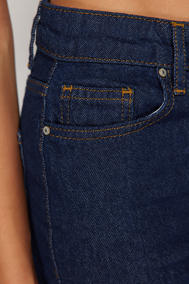 Koyu Mavi Paçası Katlamalı Denim Bermuda TWOSS24SR00162 - 5