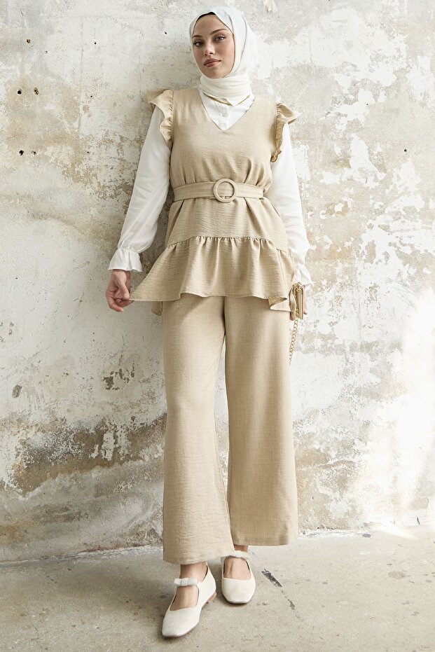 Three Pieces Set with Ruffles on the Shoulder - Beige