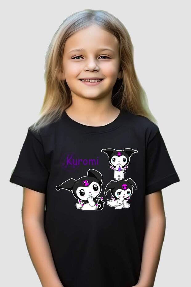 تي شيرت أسود منقوش باللون الأرجواني من Kuromi
