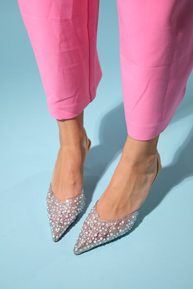Damskie buty wieczorowe na cienkim obcasie PERUN w kolorze beżowo-perłowym - 2