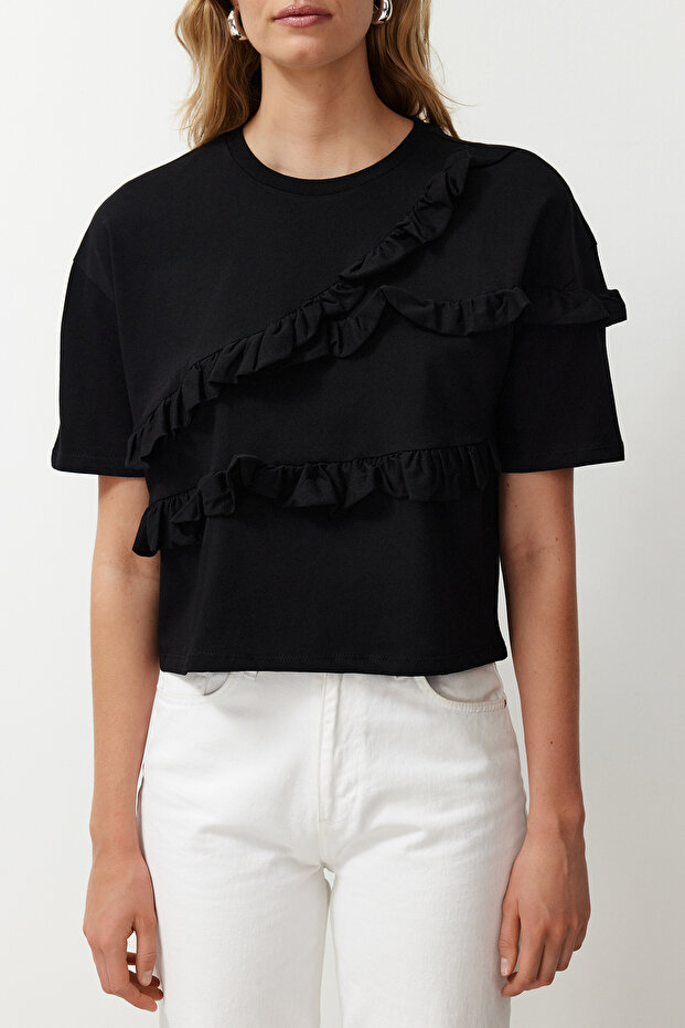Siyah %100 Kalın Pamuklu Fırfır Detaylı Relaxed/Rahat Kalıp Kısa Kollu Örme T-Shirt TWOSS24TS00232 - 5