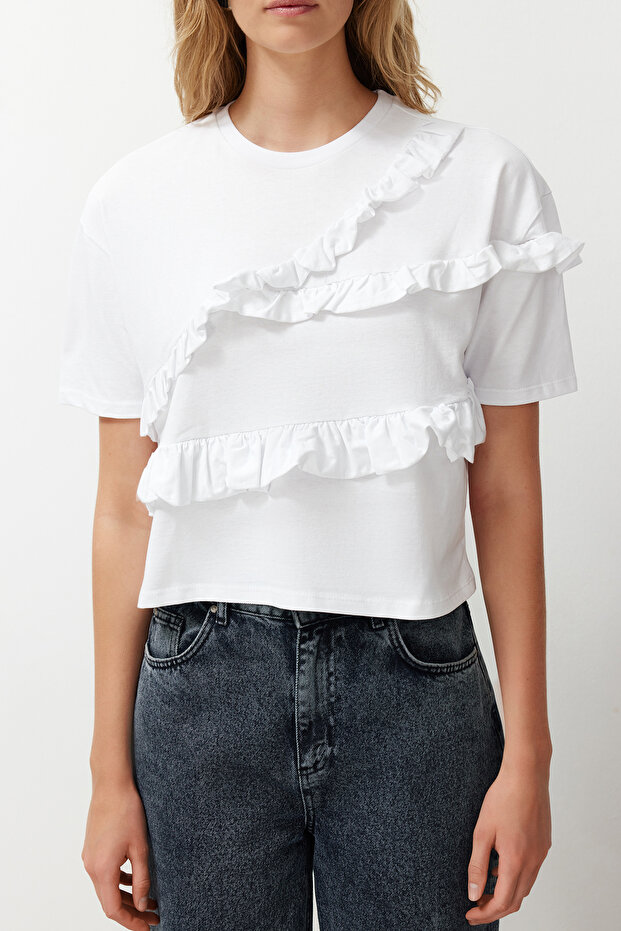 Beyaz %100 Kalın Pamuklu Fırfır Detaylı Relaxed/Rahat Kalıp Kısa Kollu Örme T-Shirt TWOSS24TS00232 - 5