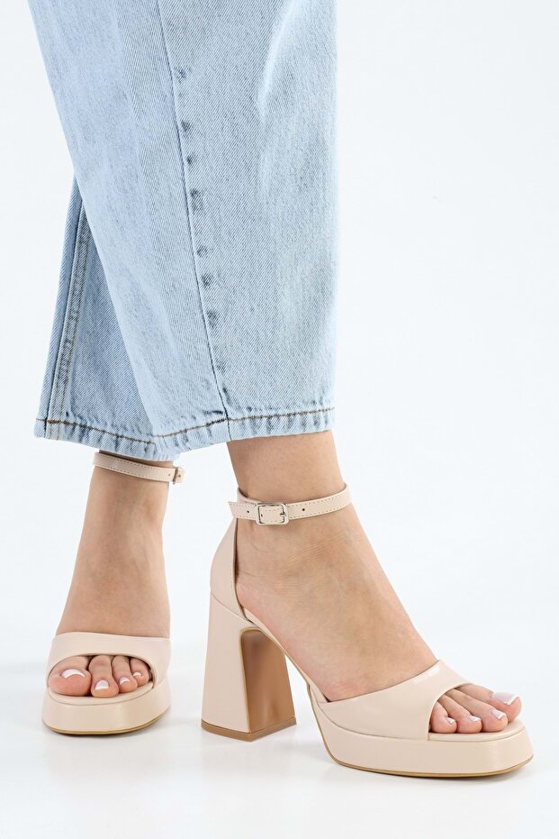Women's Sway Skin Platform Heeled Shoes