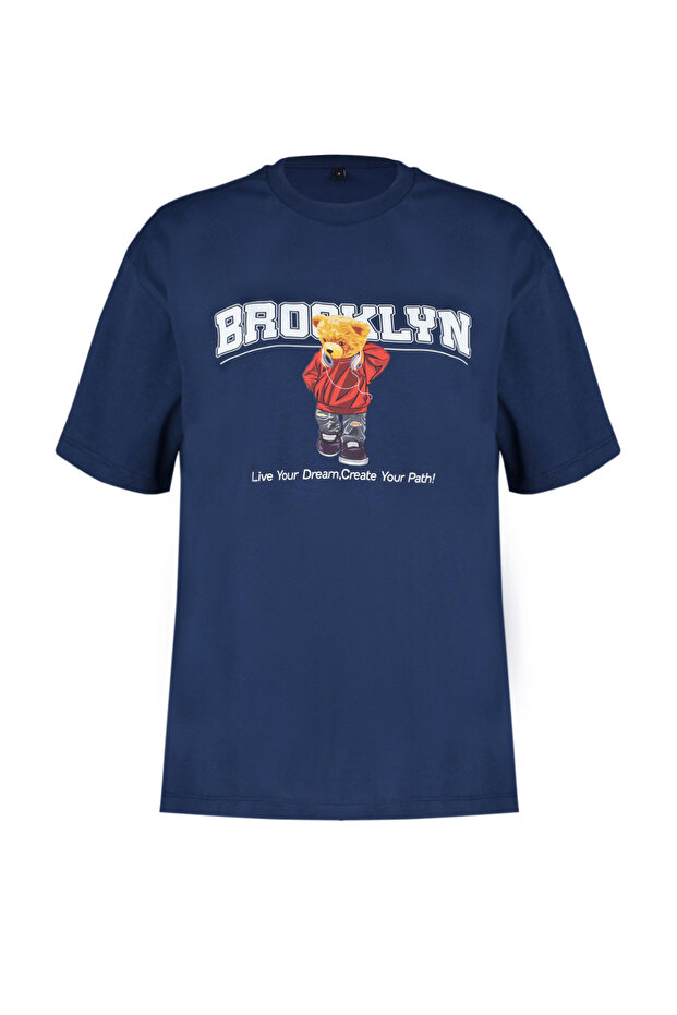 Lacivert %100 Pamuk Ayıcık Baskılı Oversize/Geniş Kalıp Bisiklet Yaka Örme T-Shirt TWOSS24TS00065 - 7
