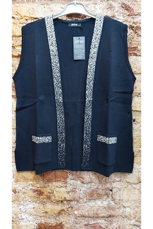 Buttonless Vest Design - 1