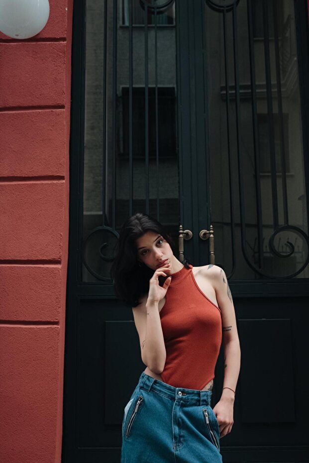 بلوزة قصيرة بتفاصيل مضلعة أساسية من البلاط - 3