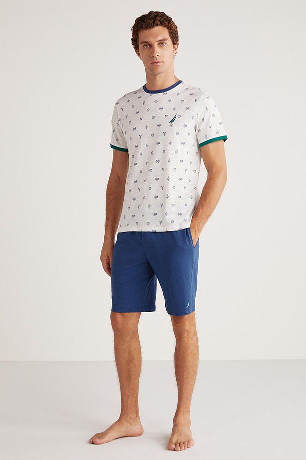 Tişört ve şort pijama takımı - 1