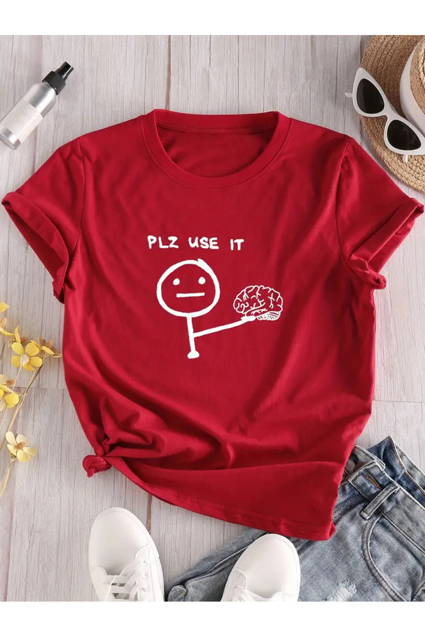 تي شيرت قطني بأكمام قصيرة مطبوع عليه رقبة دائرية من PLEASE USE IT