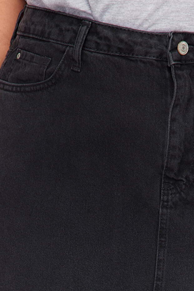 Siyah Ön Yırtmaçlı Midi Boy %100 Pamuk Non-Stretch Büyük Beden Denim Etek TBBSS23AZ00054 - 8