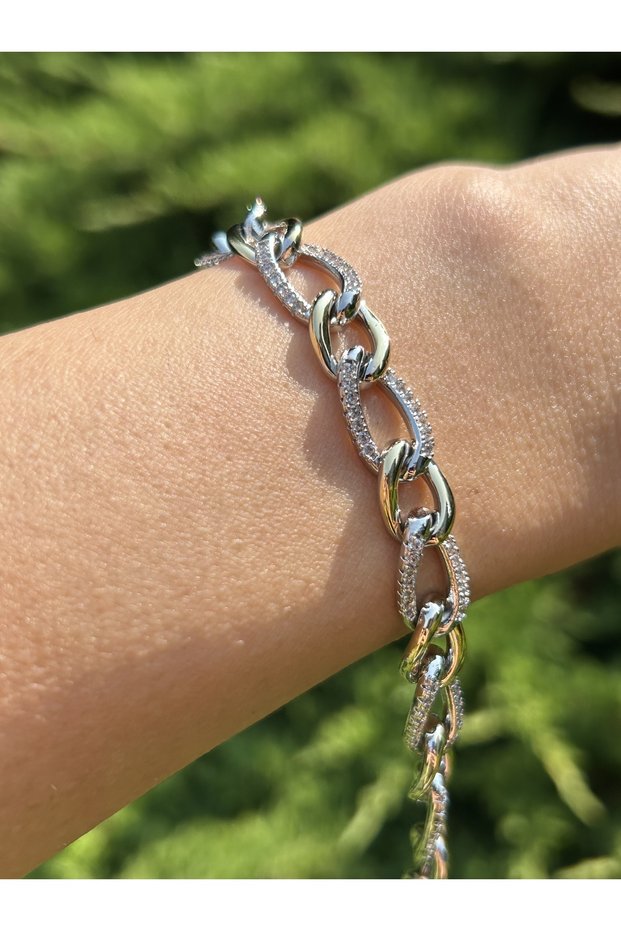 Bym010 A Quality Chain Imprint Bracelet: Elegance and Quality Together Women's Steel Bracelet