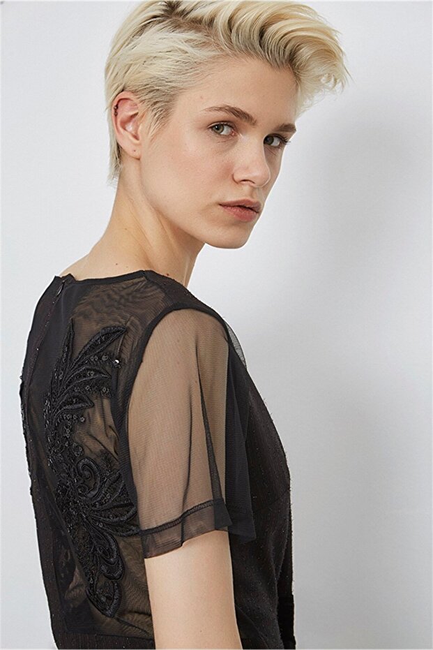 Sırtı İşlemeli Transparan Elbise - 6